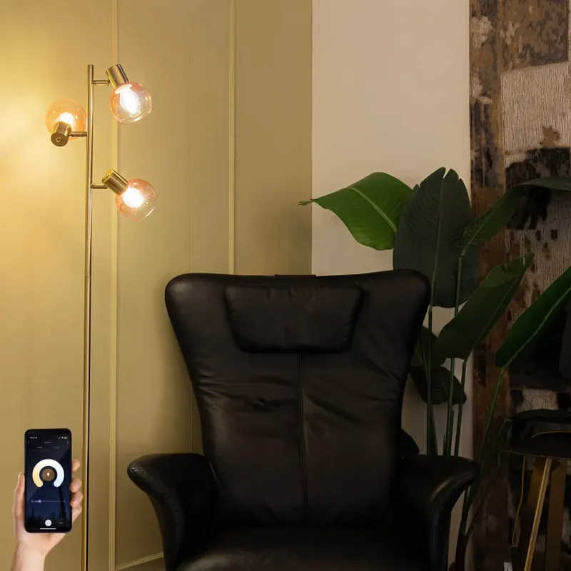 Gyors szállítás Okos állólámpa arany színben, rózsaszín üveggel, 3 izzós, 3 Wifi P45-tel - Vidro