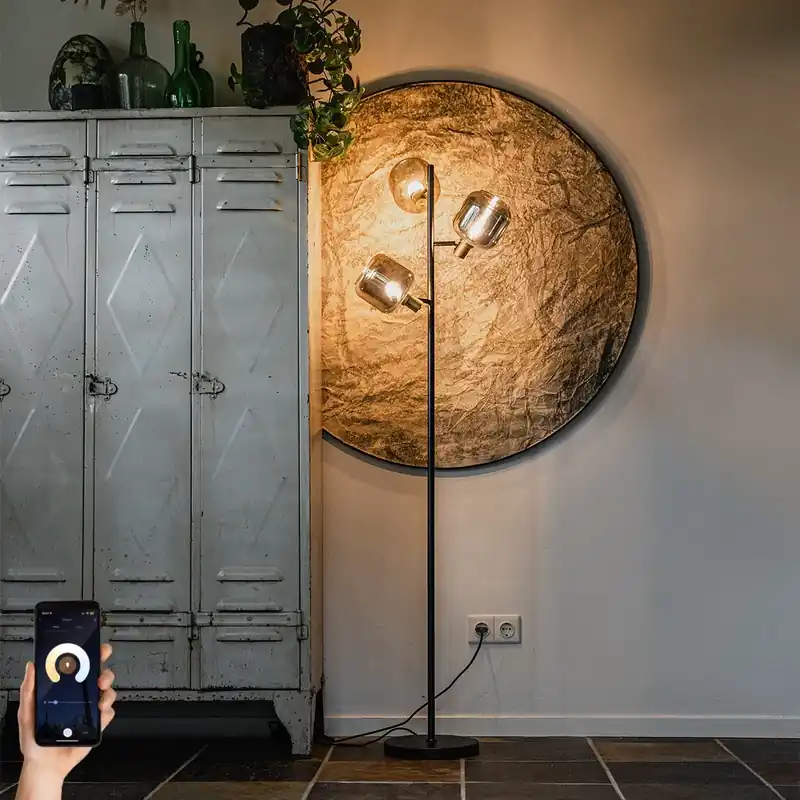 Kihagyhatatlan ajánlat Okos állólámpa fekete, arany és füstüveggel, 3 izzós, 3 Wifi P45-ös - Zuzanna
