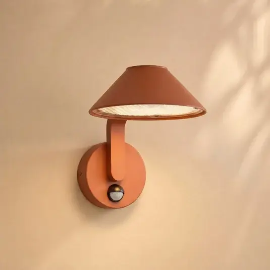 Lindby Capelo LED kültéri falilámpa, agyagszínű, Ø 20 cm, érzékelővel Utolsó esély