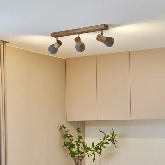 Árcsökkenés Lindby Filiz spotlámpa, 3-lámpás, 47 cm hosszú, fa, beton, E14