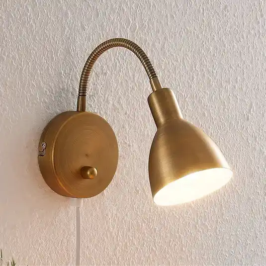 Legnépszerűbb Lindby fali lámpa Amrei, antik sárgaréz, 42 cm, dugós, fényerőszabályzóval,