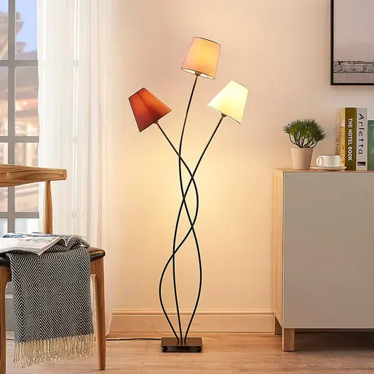 Végkiárusítás Lindby Melis állólámpa, 130 cm, három izzós, textil