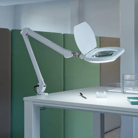 Korlátozott ajánlat LED nagyító világítás MAULcrystal, fehér, bilincses, dimmelhető