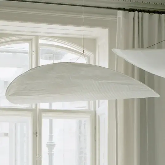 Azonnal elérhető New Works Tense LED lógó világítás, átmérő 120 cm, fehér