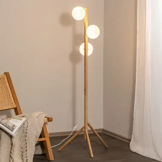 Legnépszerűbb Estera állólámpa, opálüveg, fa keret, 132 cm, 3 lámpás, 3 lámpás