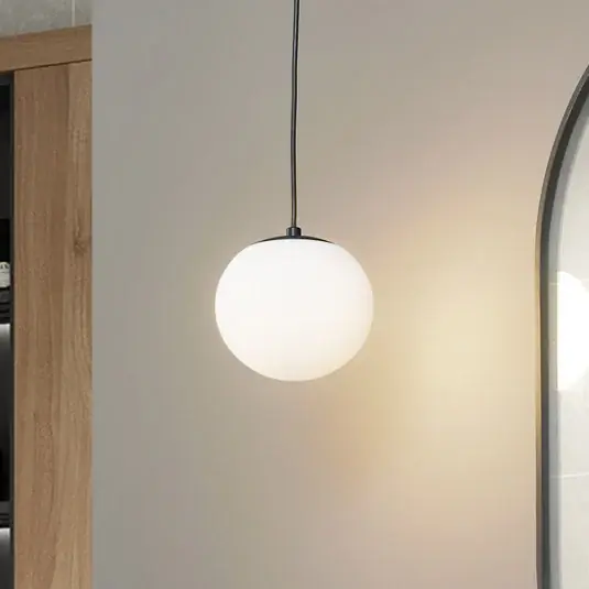 Végkiárusítás Lucande függesztett lámpa Bidolo, fekete, üveg, Ø 15 cm, IP44