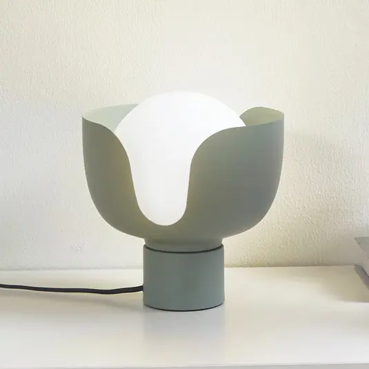 Legkelendőbb Lindby asztali lámpa Fiora, zöld, üveg, fém, Ø 20 cm