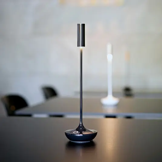 Gyors kiszállítás Nucandle LED-es újratölthető asztali lámpa, fekete, IP54, fényerőszabályzóval