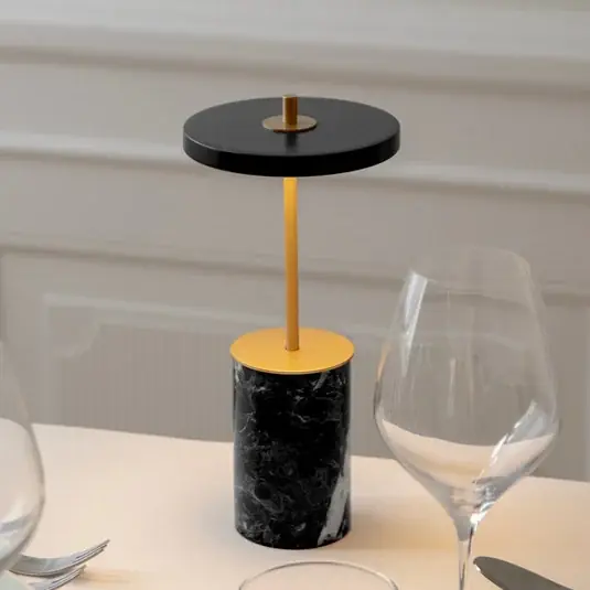Szuper ajánlat UMAGE LED-es újratölthető asztali lámpa Asteria Move Mini fekete 26cm IP44